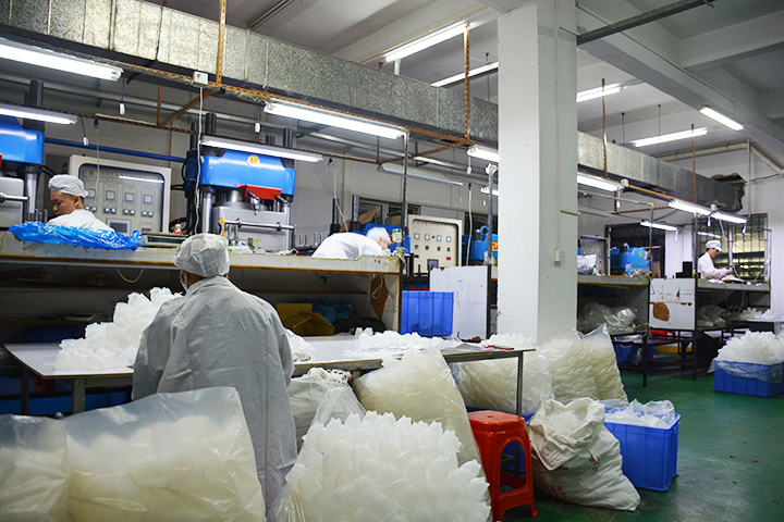 矽膠製品邊緣開裂,矽膠製品排氣難的問題 矽膠製品邊緣開裂,矽膠製品排氣難的問題