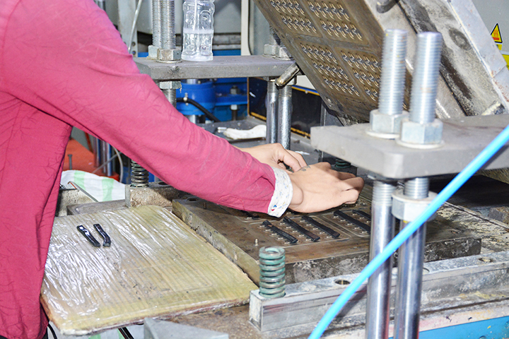 矽膠模壓成型的優點和缺點 矽膠模壓成型的優點和缺點